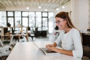 How to follow up after an interview: email templates and advice to increase your chances of success.